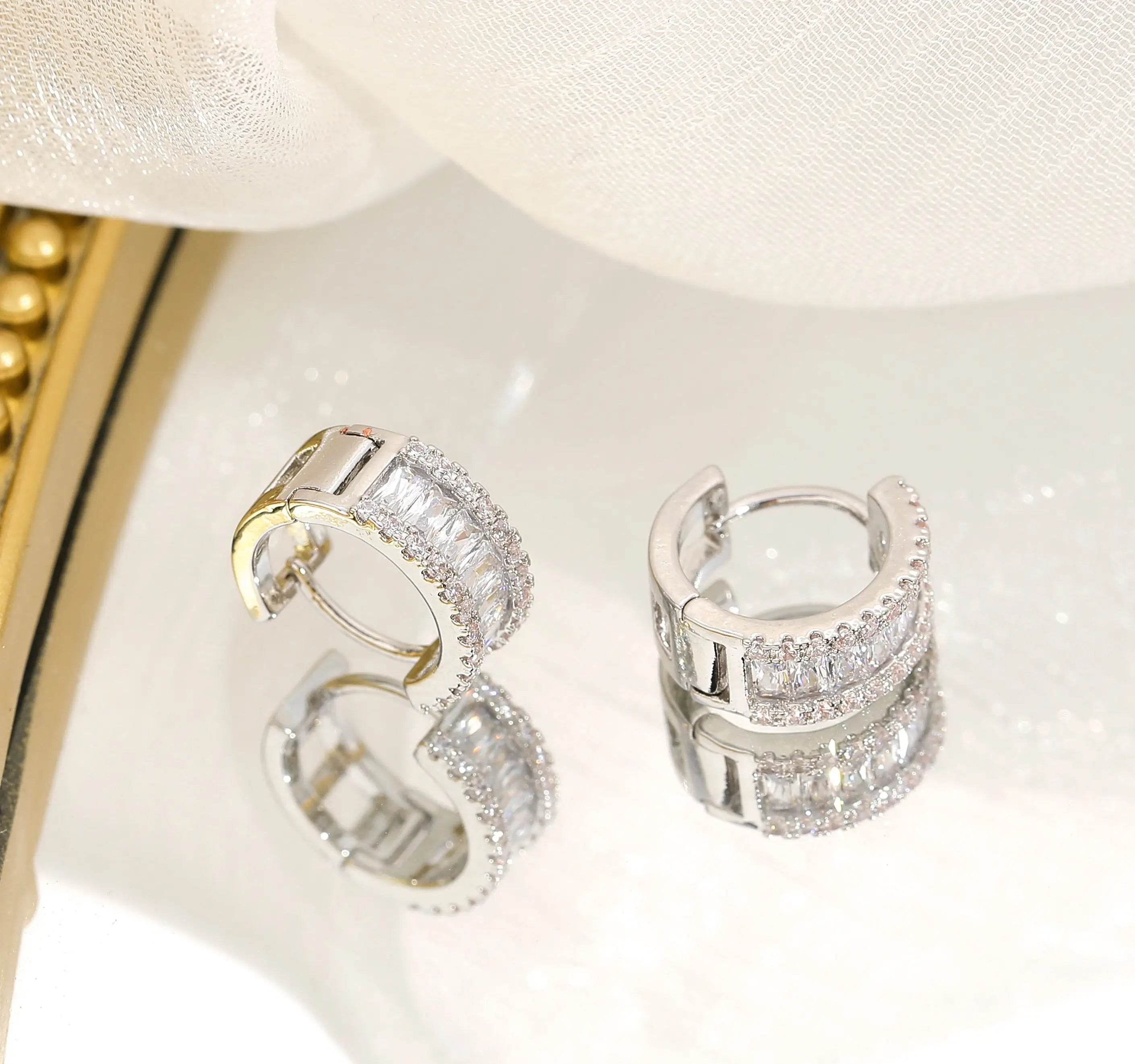 Stylemein - JUWANG Minimalist Rhinestone Round Stud Earrings for Women