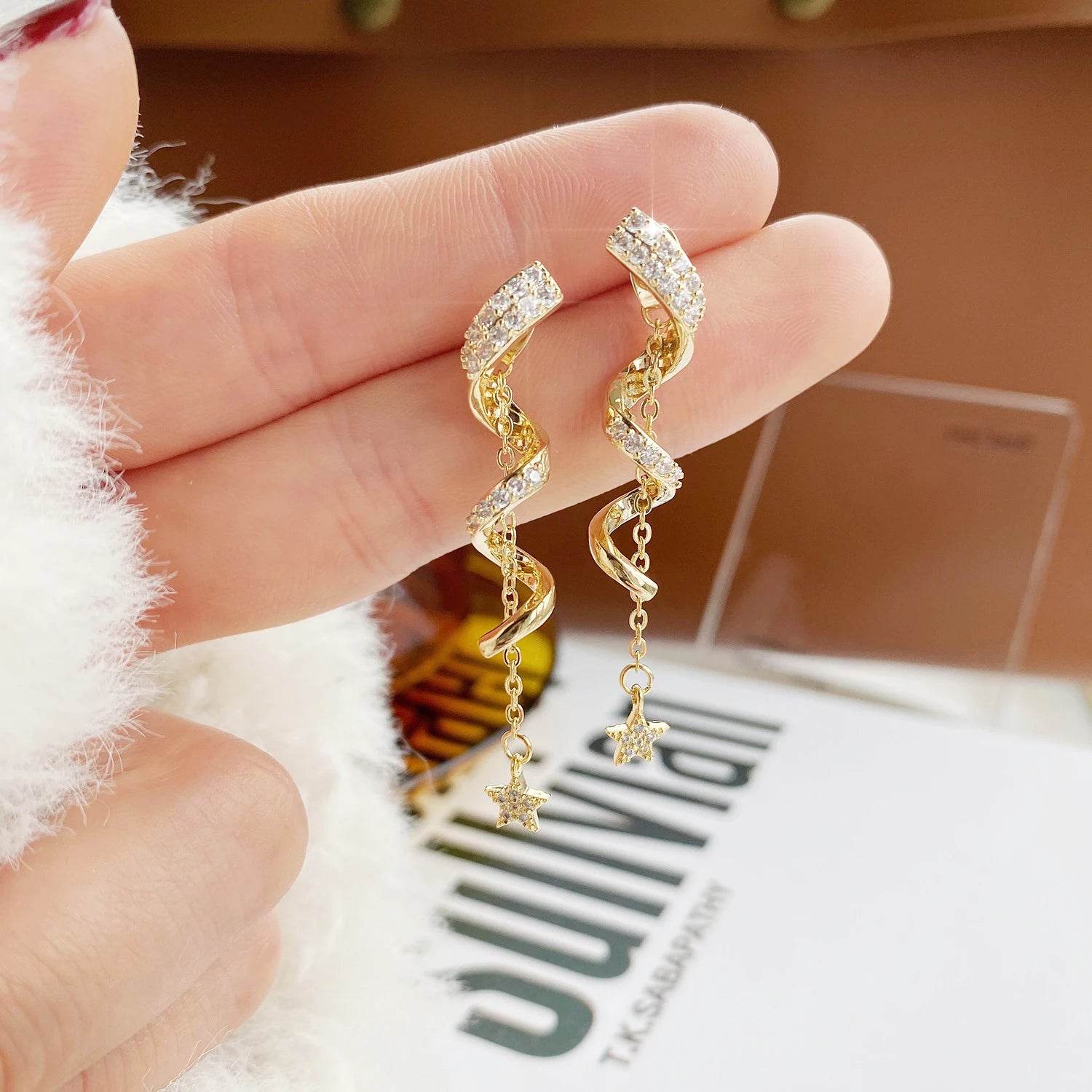 Stylemein - 14K Gold Leaf Stud Earrings – Cubic Zirconia Wedding Jewelry