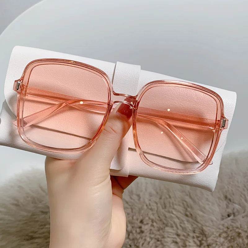 Stylemein - Vintage Oversized Square Sunglasses – Fashion Gradient Retro Eyewear for Women with UV Protection