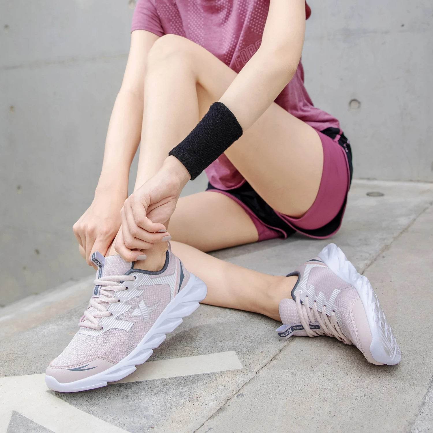 Lightweight Women's Running Shoes: Breathable Comfort for Your Best Run - Stylemein