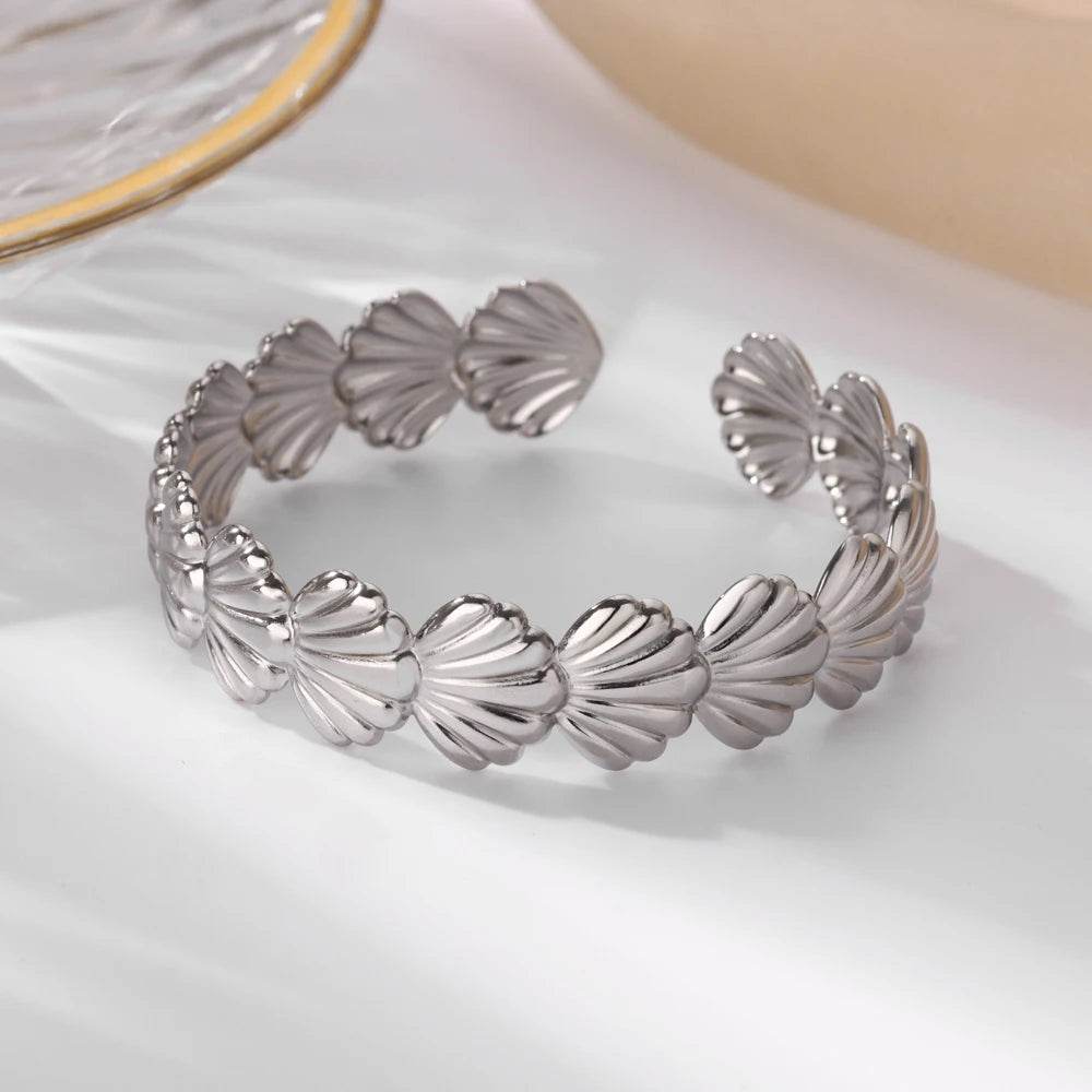 Stylemein - Chunky Gold Flower Cuff Bangle – Stainless Steel Wide Bracelet for Women
