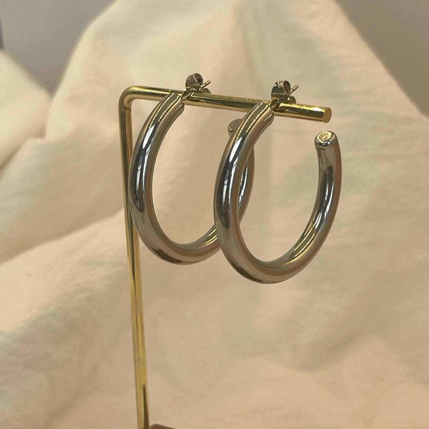 Stylemein - Large Gold Hoop Earrings for Women – 30/40/50mm Stainless Steel
