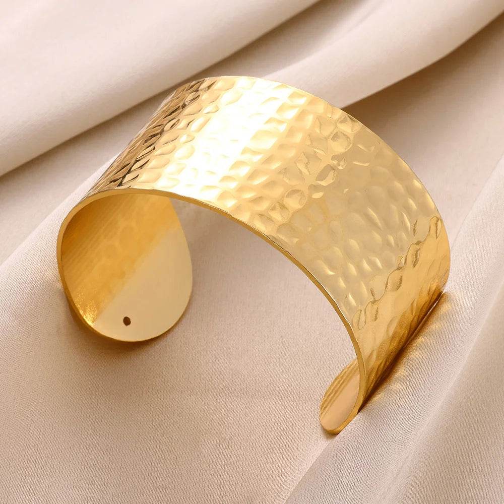 Stylemein - Chunky Gold Flower Cuff Bangle – Stainless Steel Wide Bracelet for Women