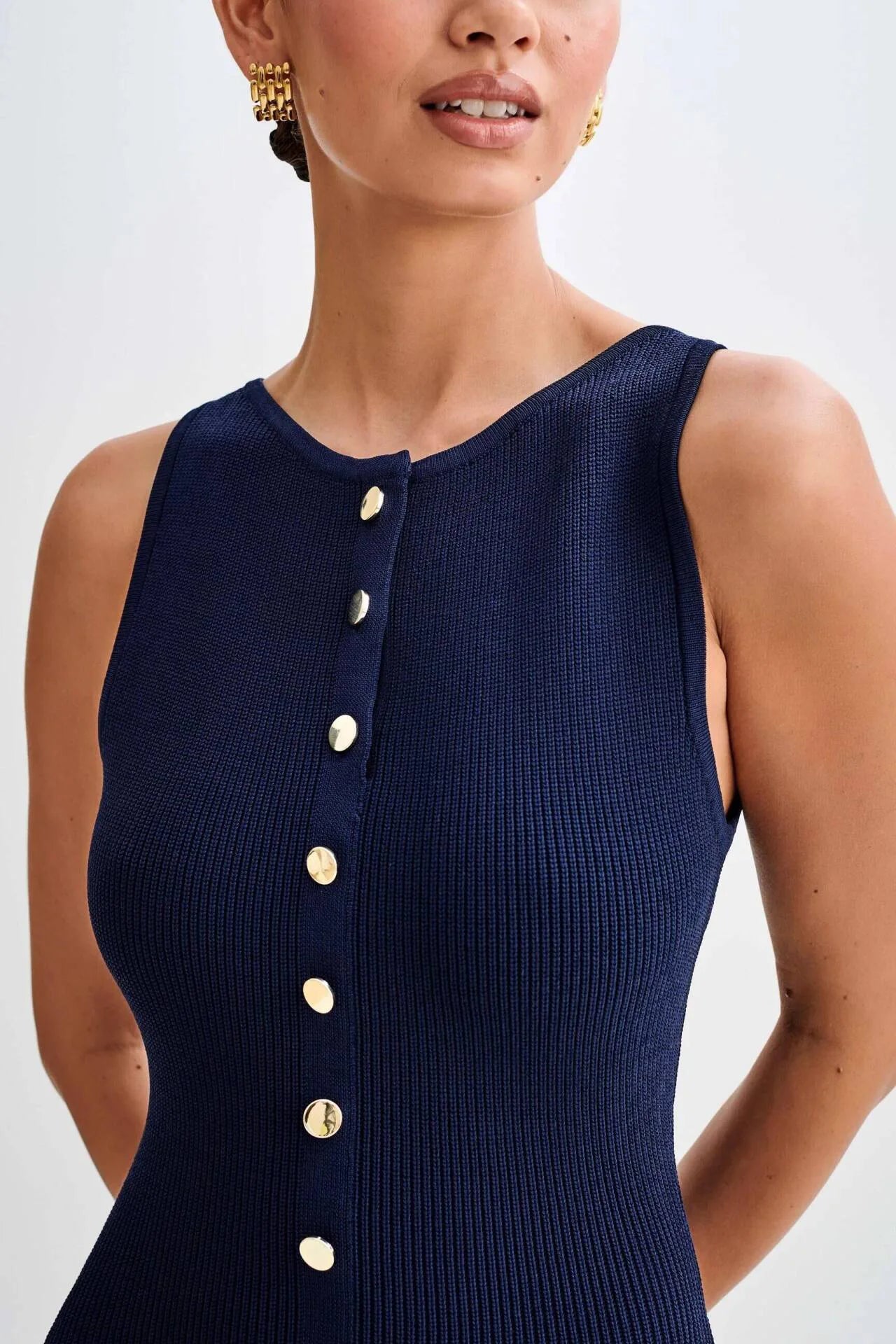 Women’s Knitted Long Dress – Elegant Sleeveless Button Bodycon