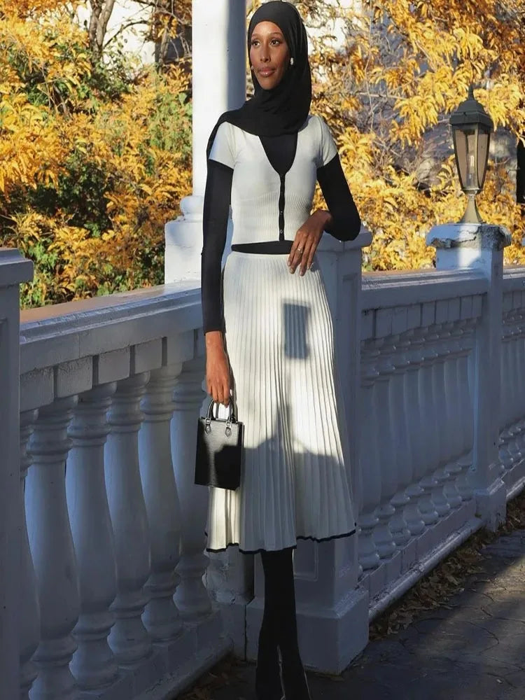 Women’s Summer White 2-Piece Skirt Set – Elegant Crop Top & Pleated Skirt