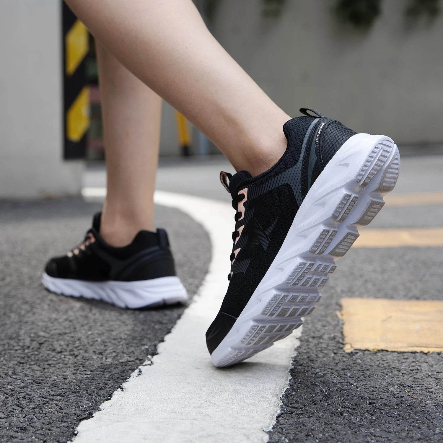 Lightweight Women's Running Shoes: Breathable Comfort for Your Best Run - Stylemein