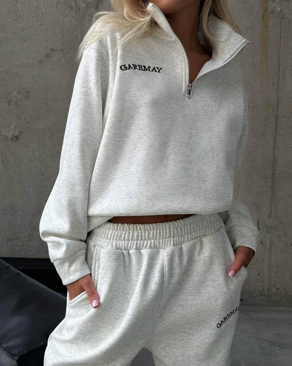 Cozy Autumn Oversized White Tracksuit: Effortless Two-Piece Cotton Sportswear - Stylemein