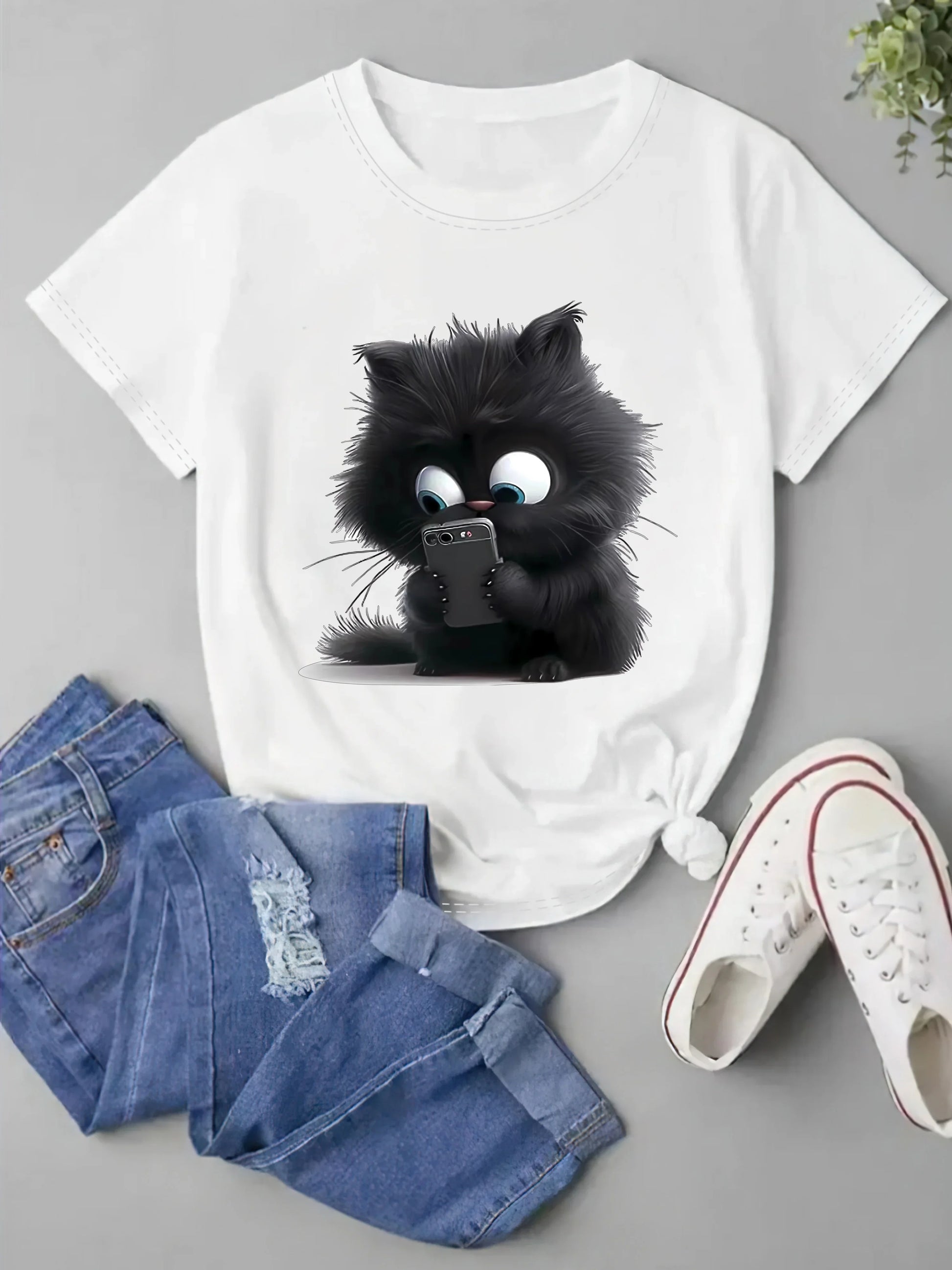 Cartoon Cat Print T-Shirt – Casual Crew Neck Short Sleeve Tee for Cat Lovers