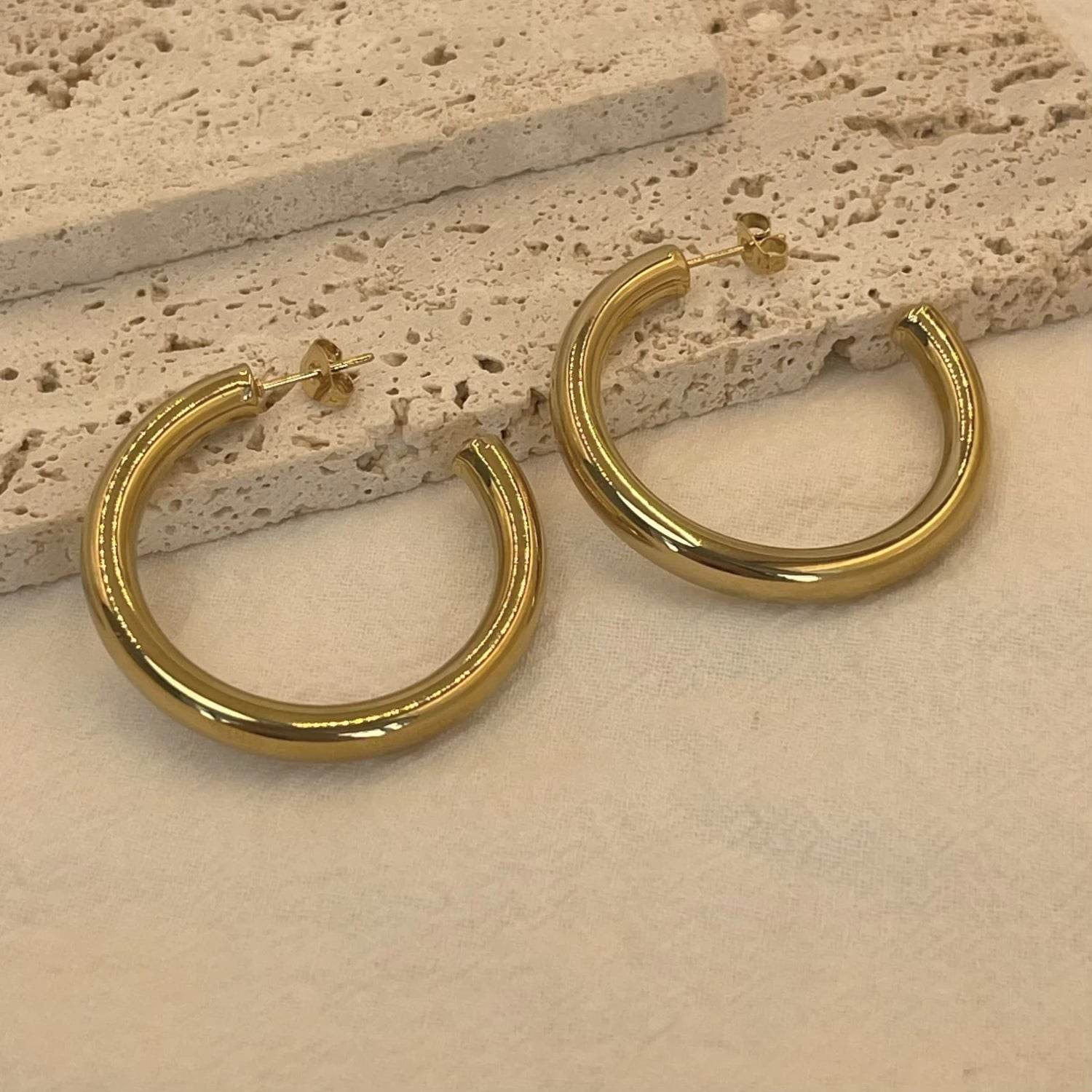 Stylemein - Large Gold Hoop Earrings for Women – 30/40/50mm Stainless Steel