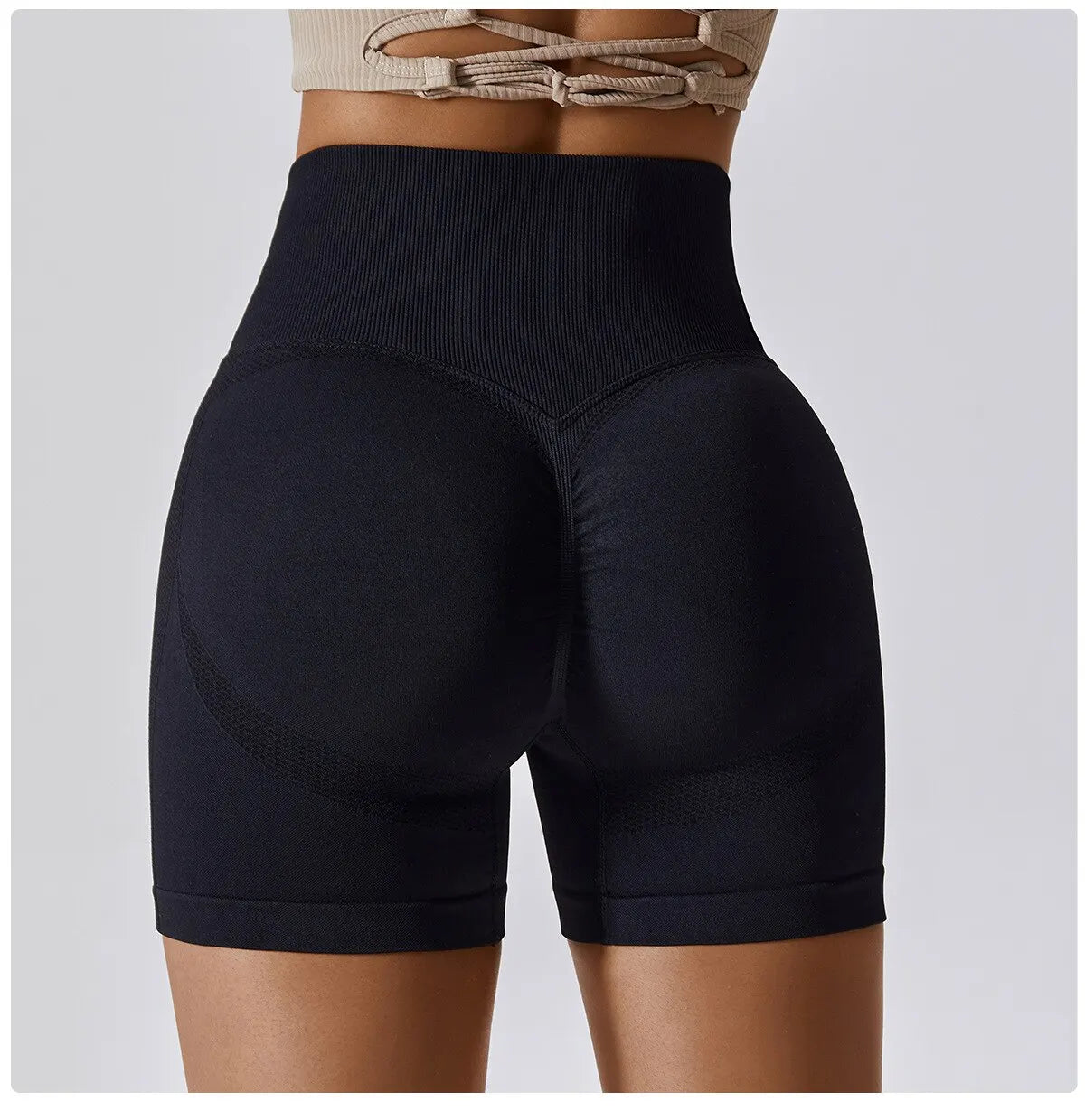 Push-up gym shorts in stretch fabric

