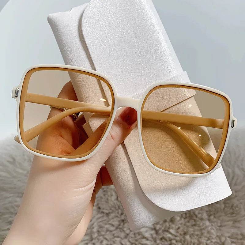 Stylemein - Vintage Oversized Square Sunglasses – Fashion Gradient Retro Eyewear for Women with UV Protection