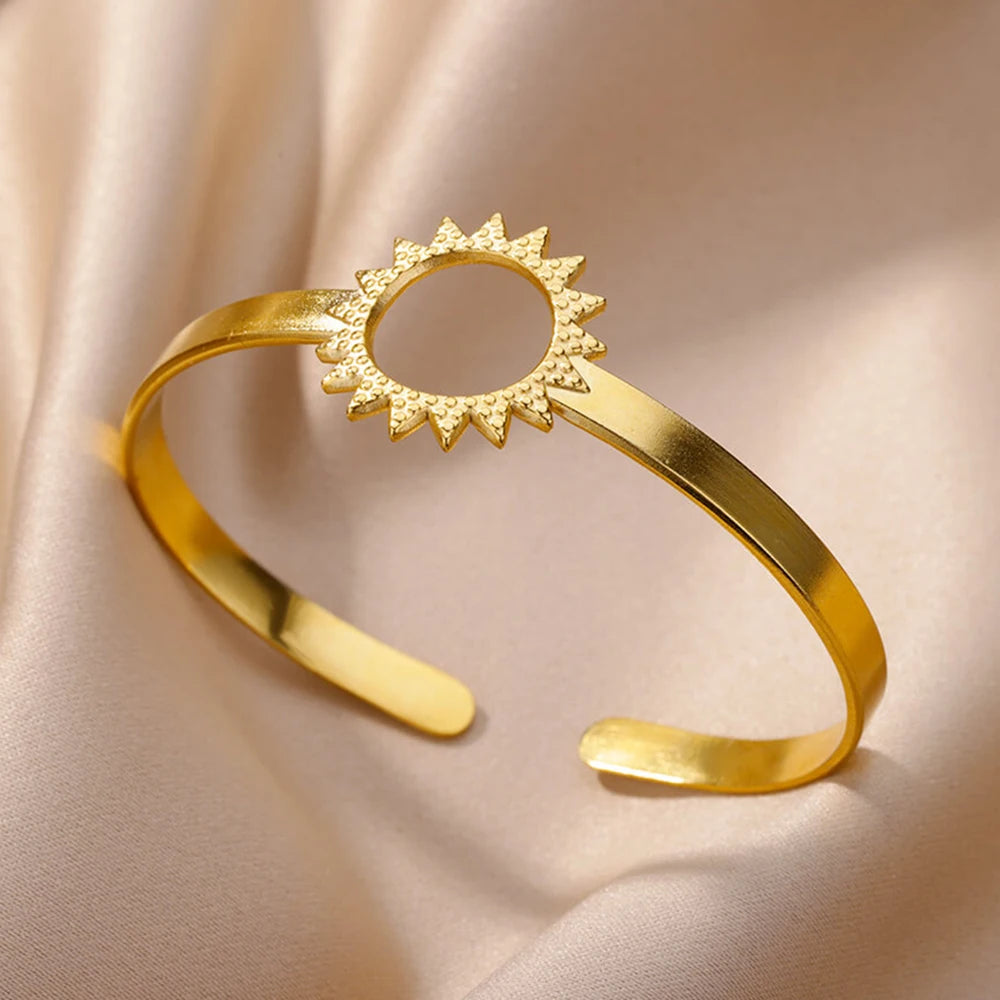 Luxury floral cuff bracelet

