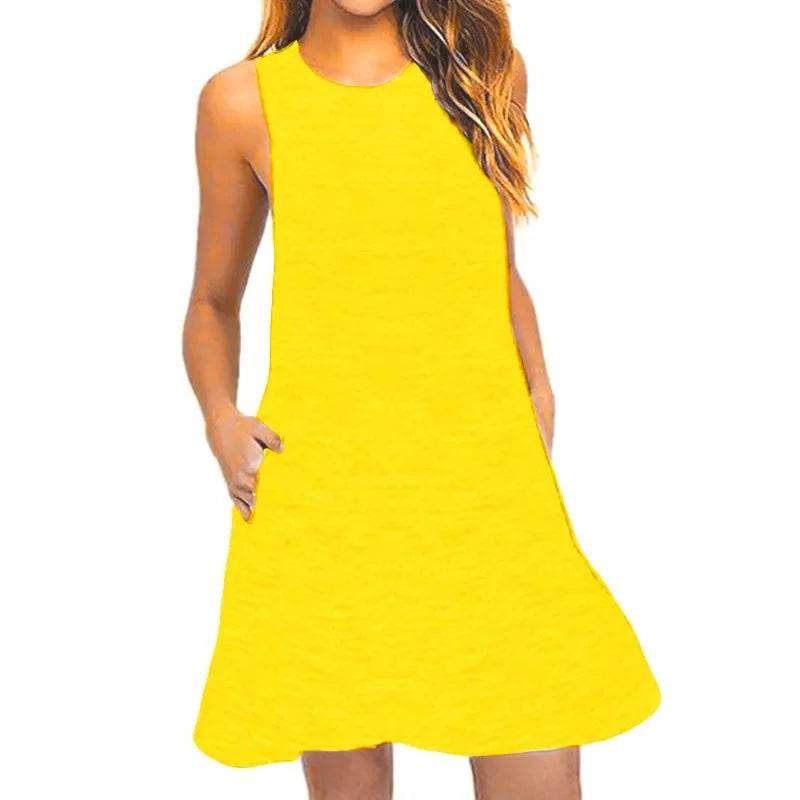 Summer Breeze: Women's Plus Size Swing T-Shirt Dress with Pockets - Your Stylish Beach Cover-Up - Stylemein