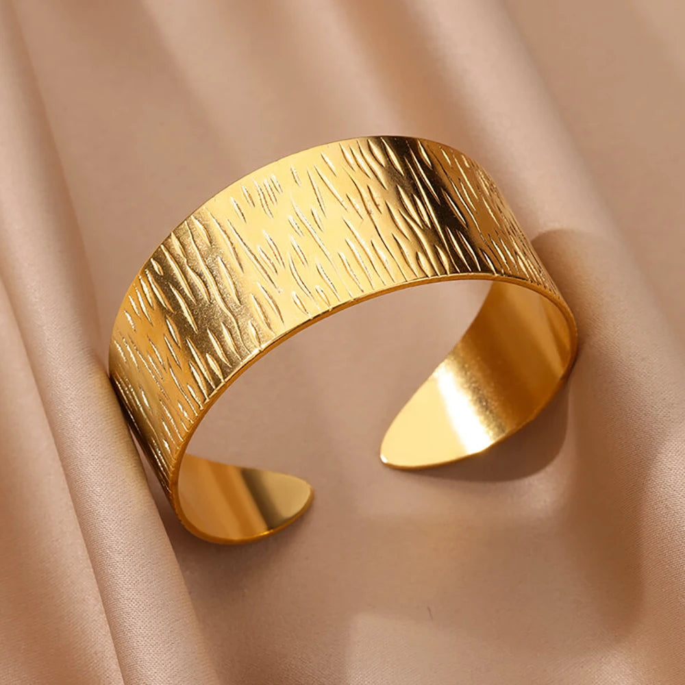 Chunky Gold Flower Cuff Bangle – Stainless Steel Wide Bracelet for Women