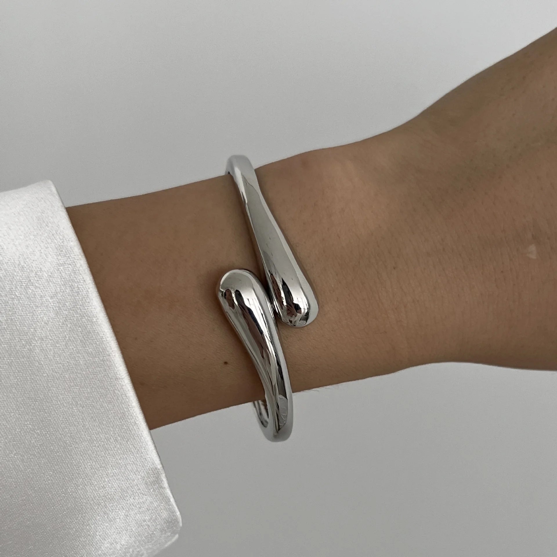 Vintage Metal Cuff Bangles – Geometric Punk Bracelets for Women & Men