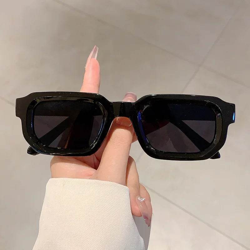 Stylemein - Vintage Rectangle Frame Sunglasses – Unisex Retro UV400 Eyewear for Fashion-Forward Men and Women