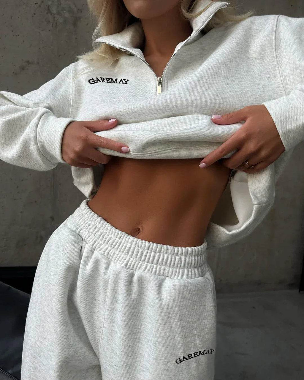 Cozy Autumn Oversized White Tracksuit: Effortless Two-Piece Cotton Sportswear - Stylemein