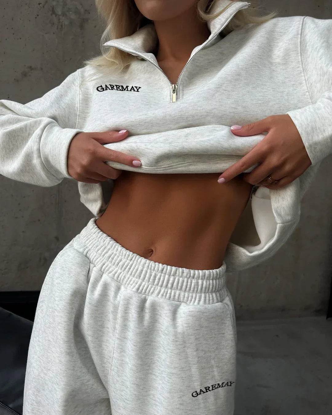 Cozy Autumn Oversized White Tracksuit: Effortless Two-Piece Cotton Sportswear - Stylemein
