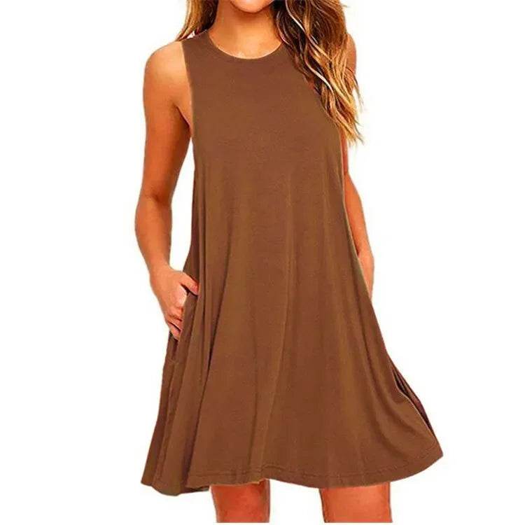 Summer Breeze: Women's Plus Size Swing T-Shirt Dress with Pockets - Your Stylish Beach Cover-Up - Stylemein