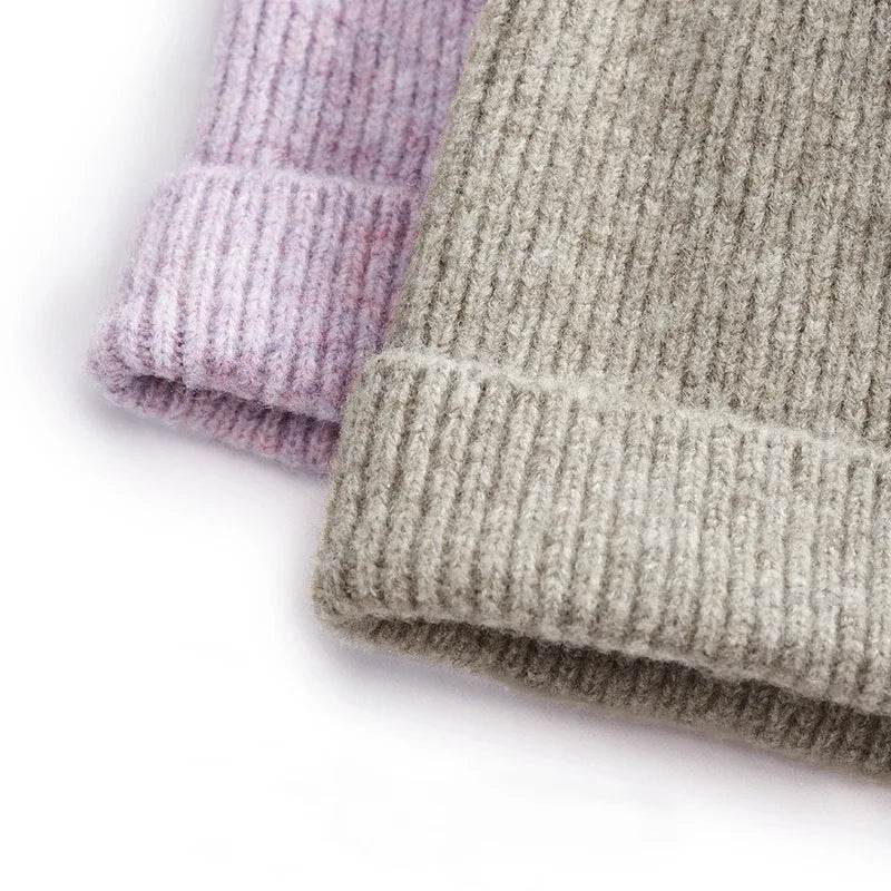 Warm Winter Knitted Beanie with Flower Detail: Ideal for Hiking & Winter Adventures - Stylemein