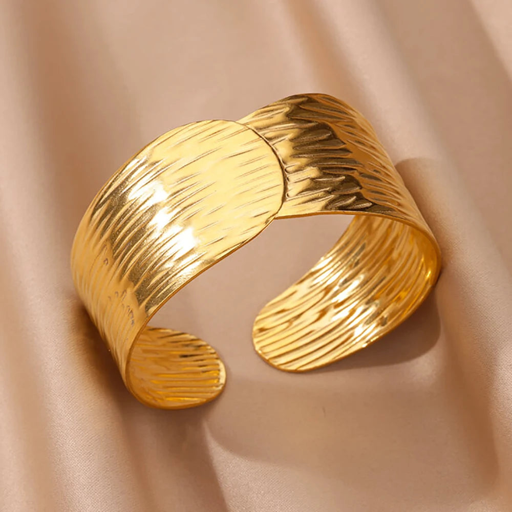 Chunky Gold Flower Cuff Bangle – Stainless Steel Wide Bracelet for Women