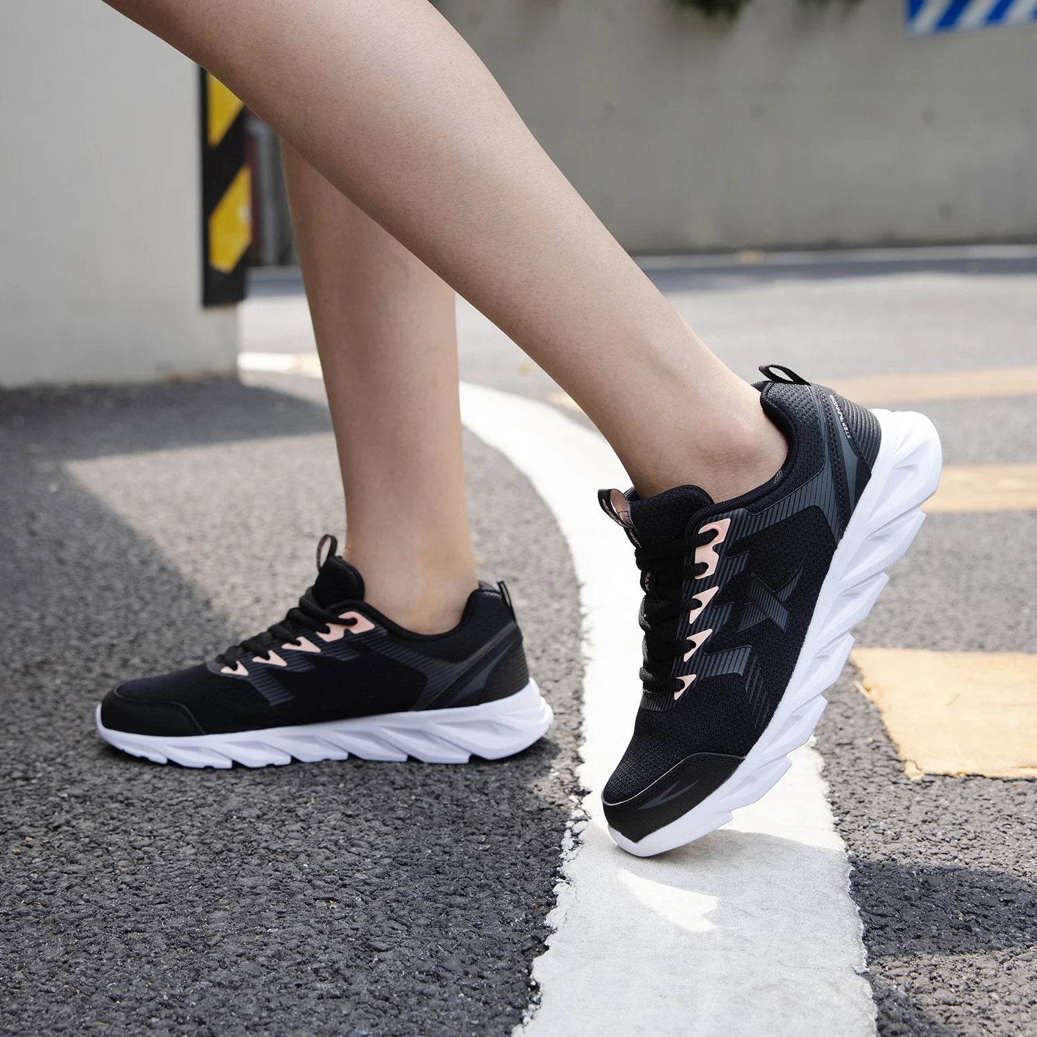 Lightweight Women's Running Shoes: Breathable Comfort for Your Best Run - Stylemein