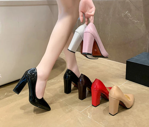 Women’s 10cm square heel patent leather pumps

